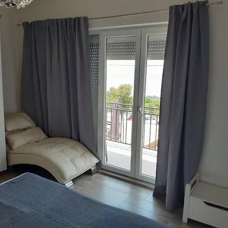 Roza Apartman