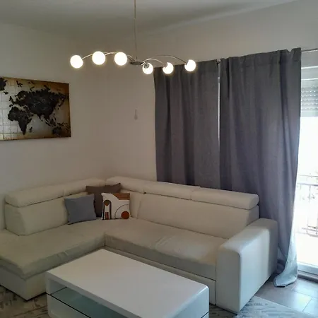 Apartman Roza *